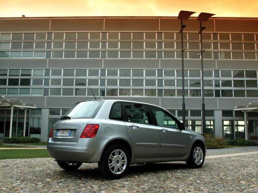  Fiat Stilo 5-Door (192) 2004 года  (фото 13 из 42)